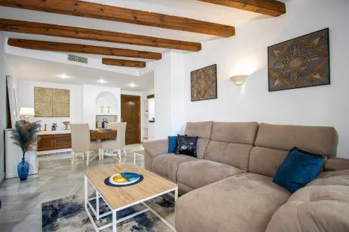 Buganvilla Apartment, 95m2, 3 Bedrooms, Terrace, 300m to Los Locos Beach