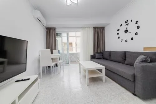 Calle Concordia 86, two bedroom apartment, up to 6 guests, near Del Cura beach,supermarket Mercadona and central bus station