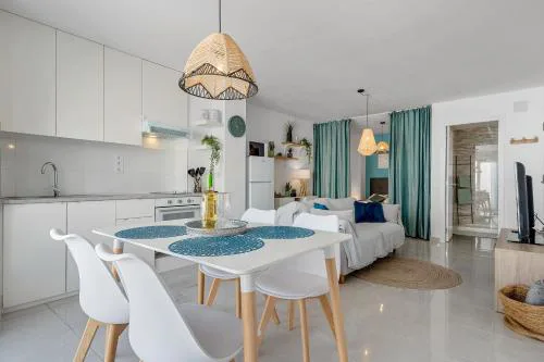 Casa Amorosa Apartment - Close to Beach, City Centre and Bus Station