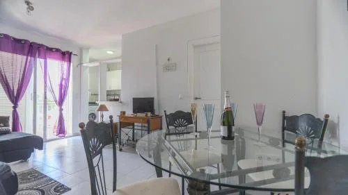 Cosy apartment close to local amenities
