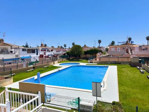 Cozy Bungalow with Private Terrace and Communal Pool in Torrevieja