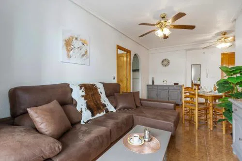 Cozy central flat in Torrevieja 20min to Beach