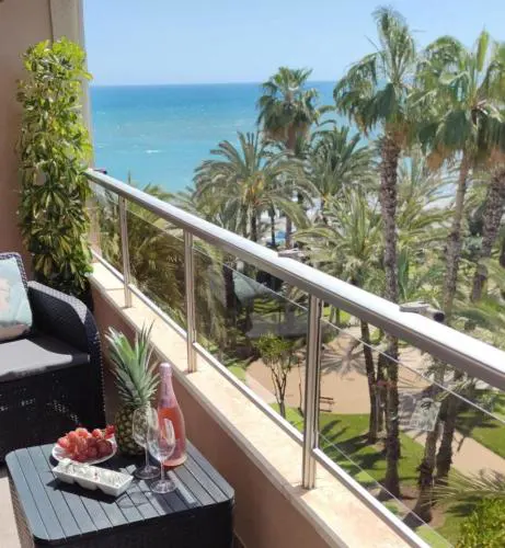El Palmeral, Sea view, wifi, pool seasonal 15june-15sept