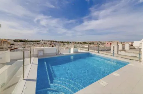 Luxury Penthouse - Rooftop Pool - 100m to the Sea