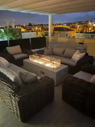 Luxury villa-Private Heated Pool and Jacuzzi-PMT22
