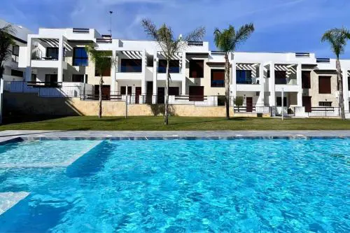 Modern apartment with swimming pool and terraces