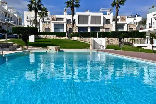 New flat with terrace & pool close to Torrevieja beaches