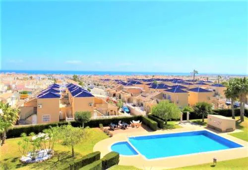 PENTHOUSE BELLAVISTA with SEA VIEWS