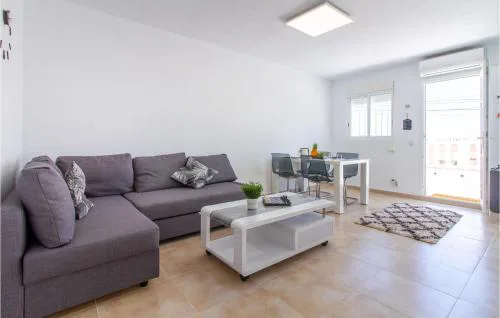 Stunning Apartment In Torrevieja