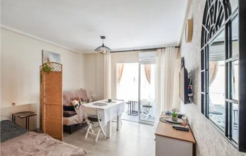 Stunning Apartment In Torrevieja