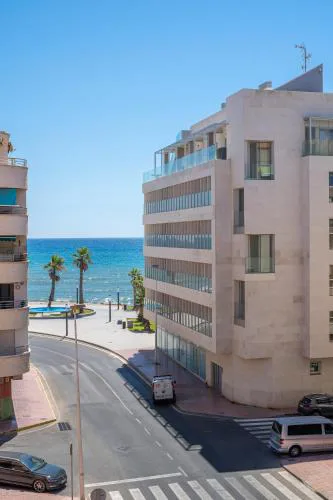 Torrevieja playa del Cura con vista al mar