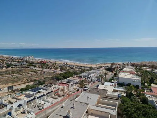 Vistas panorámicas al mar, a 300 metros de la playa
