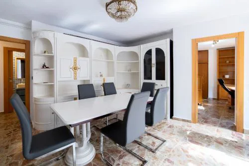 2BR Apartment in Valencia's Old Town