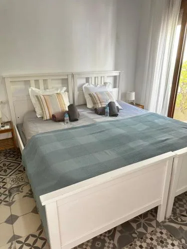 3-Habitación doble en Ruzafa con baño privado