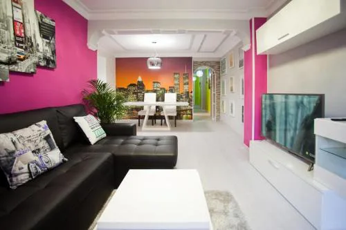 4-Bed Sleeps 7 Free Parking
