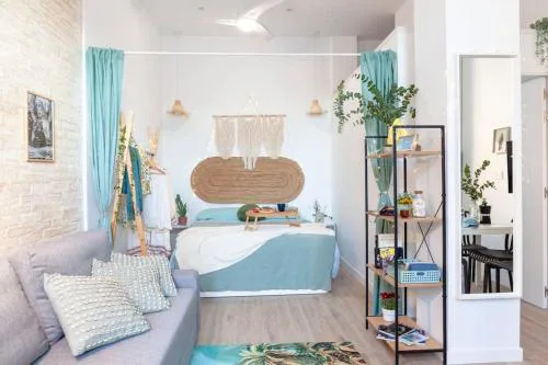 AL5 Seaside Bliss-stylish loft steps from Malvarrosa