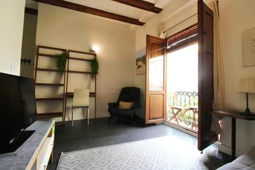 Apartamento reformado cerca de la Plaza Redonda