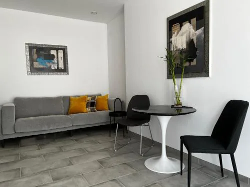 Apartment near the port, City Of Arts and 10min to the beach