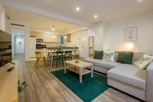 Apt with Fluffy Beds & Private Patio