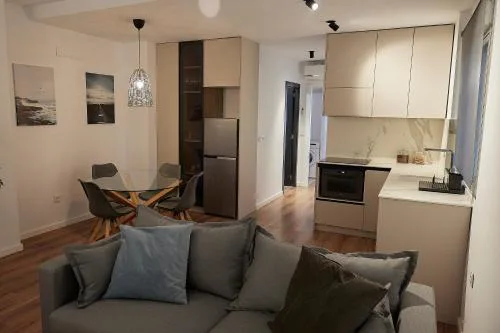 Artes 32-4 - Private sunny terrace & 2 baths