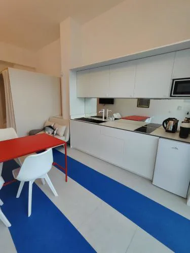 CariSan1 - 6 min to beach, modern, bright