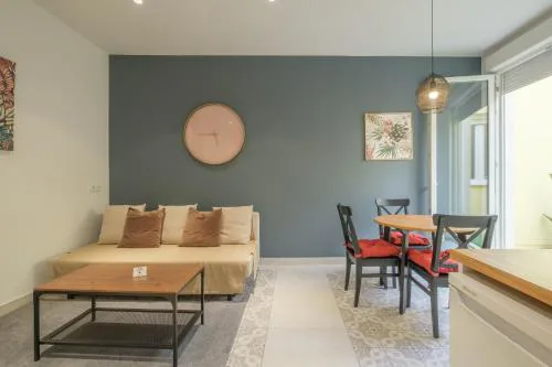 Chic & Comfortable Apartment, Private Terrace