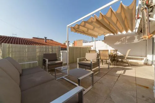 FLORIT FLATS - CENTER 2BR 2BA ATTIC TERRACE VIEW WIFi AC