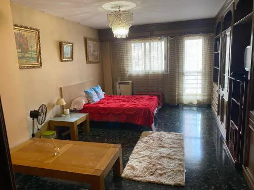 Habitación central en piso compartido en valencia