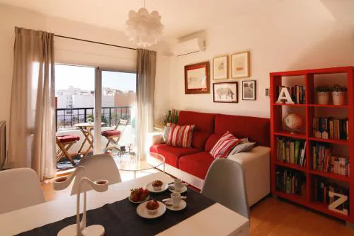 LUMINOSO. COMODO. ACOGEDOR. WIFI. Junto a AVE