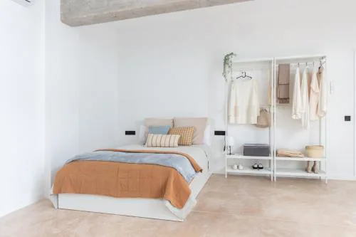 Manya Valencia by Concept Flats