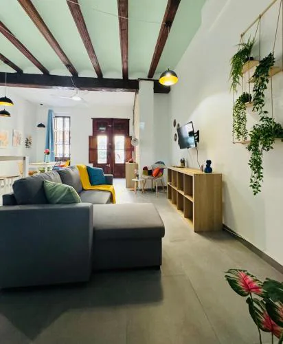 Mediterranean Flat next to the Historic Center