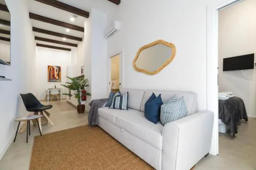 Modern & Stylish Apartment Close to the Beach