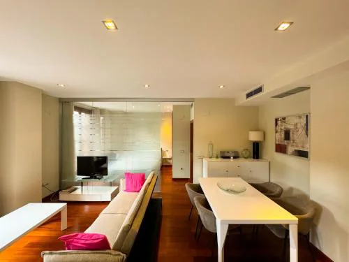 Moderno Apartamento en la Plaza del Tossal