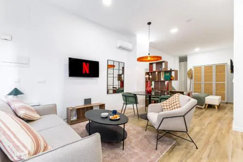 Moderno loft reformado, Smart TV, AC, Beach, 3Pax