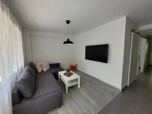 New and Bright 2-bedroom apartment in Cañamelar