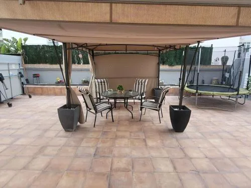 Precioso apartamento reformado con terraza, 4 habs