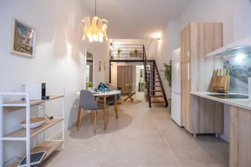 RM1 - Loft Valencia cómodos estudios dúplex cerca a la Avenida del Puerto