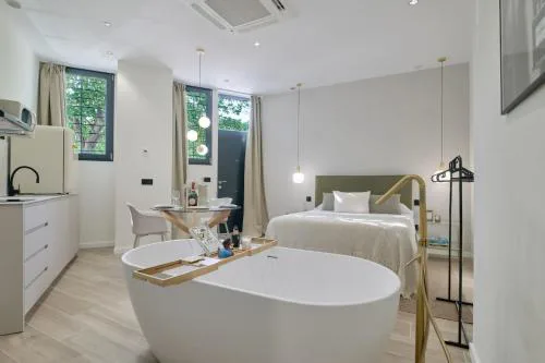 Romantic Apartment N1 Oceanografico Virkin Suites