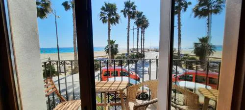 AR28-1, Coqueto apartamento en primera línea de playa