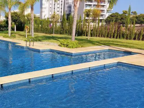 Flat in Villajoyosa with Sea Views & Pool
