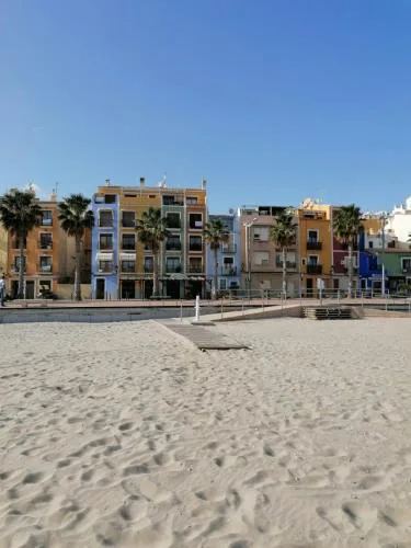 Luxury renovated 2-bedroom apartment with pool