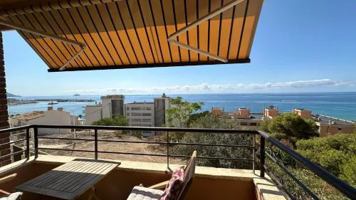 PV20B, Amplio apartamento centrico, 50 mt de la playa y vistas al mar