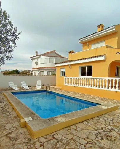 Chalet con piscina privada en Vinaròs