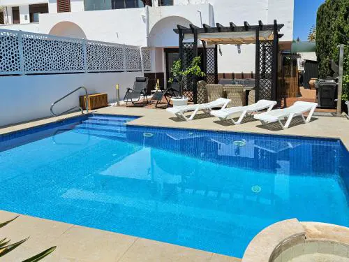 3 bedroom townhouse with private pool