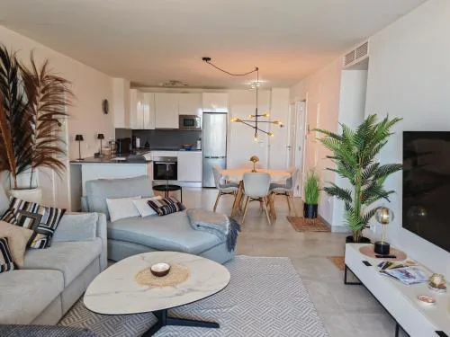 Garden apartment with incredible views in Casa Banderas La Cala de Mijas
