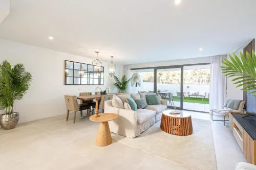 Luxury House Chaparral Golf E64 by AORA STAY