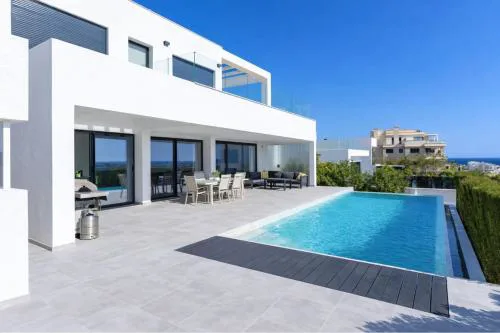 Villa Lynx With Heated Pool V108