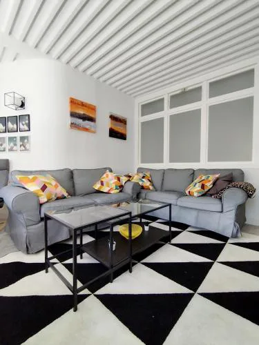 Apartamentos Deluxe con parking y WiFi by SURYNIEVE