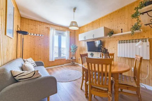 Sierra Nevada Ski Slope Lodge - Free parking