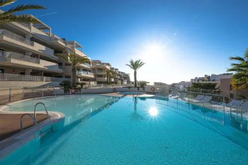 3-bed apartment in La Cala Private Pool Heated Pools & Beach Walks